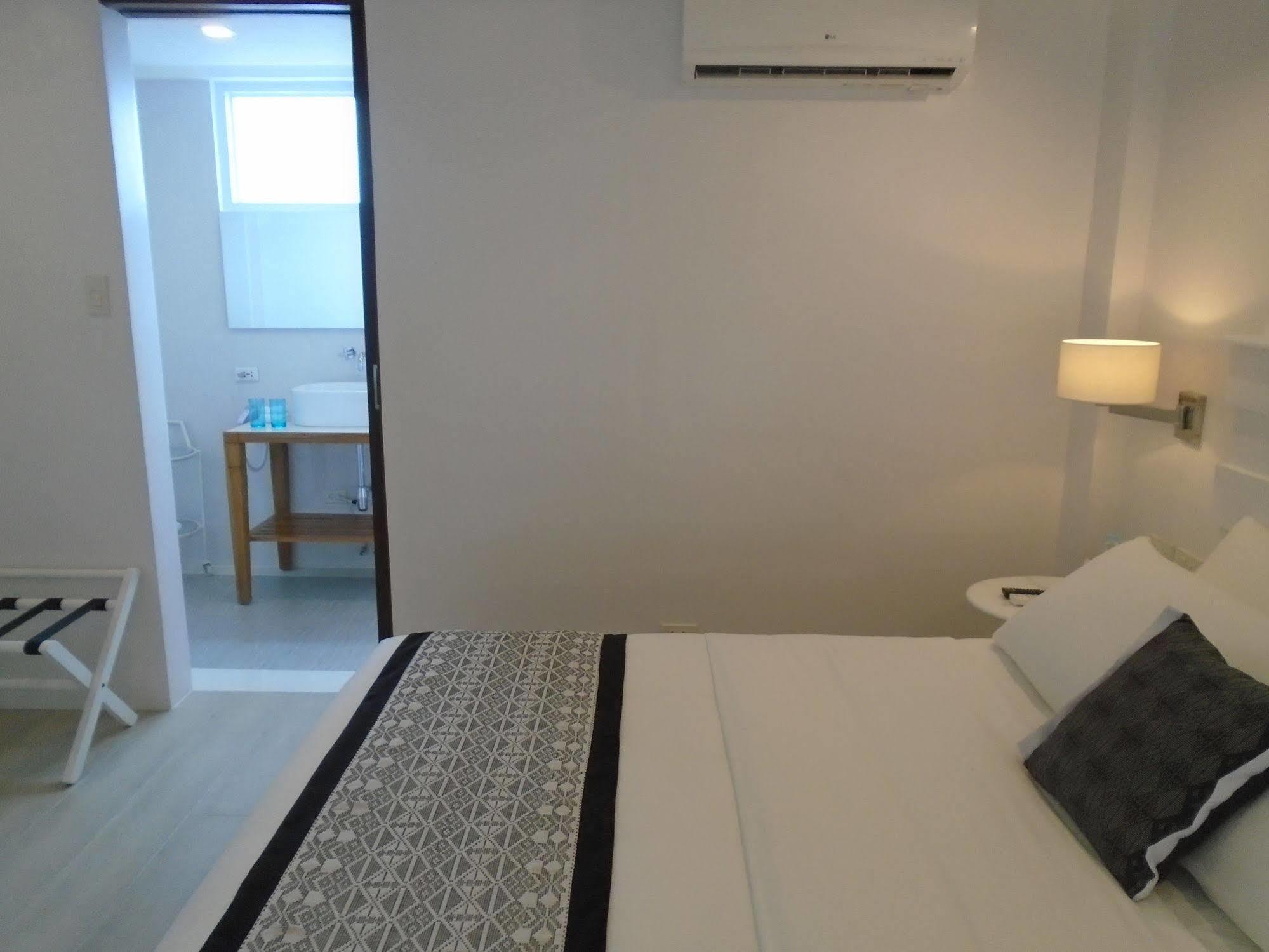 Resort Coast Boracay 4*